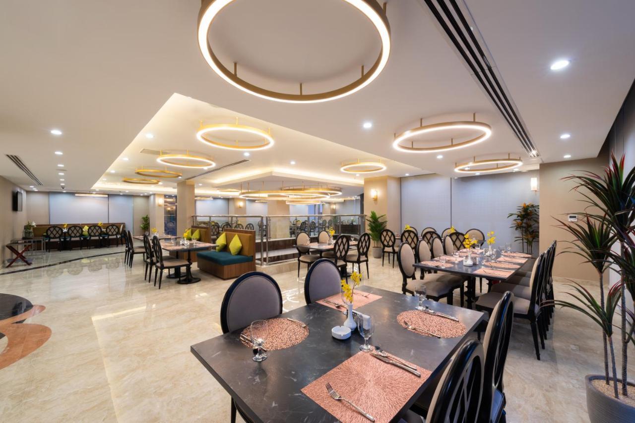Warwick Riyadh Al Wezarat Экстерьер фото
