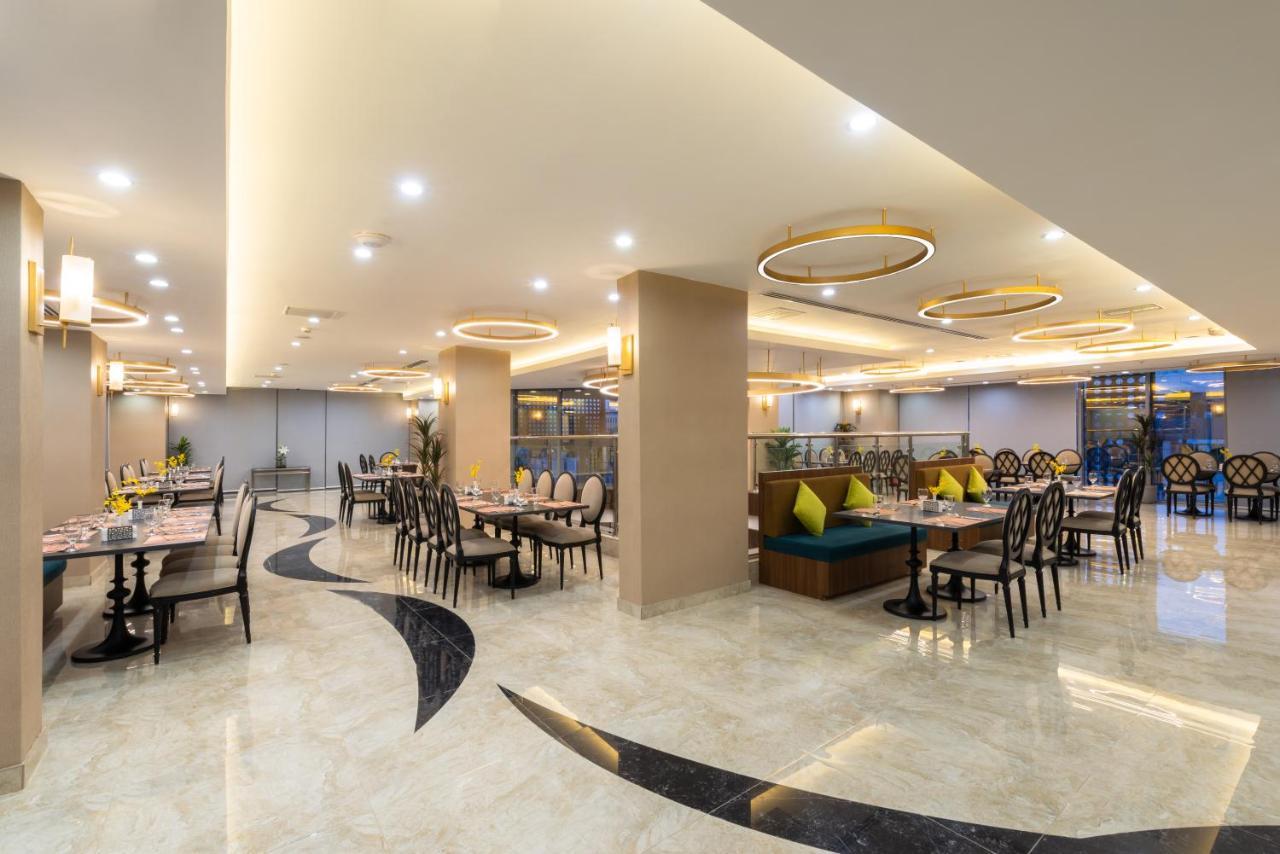 Warwick Riyadh Al Wezarat Экстерьер фото