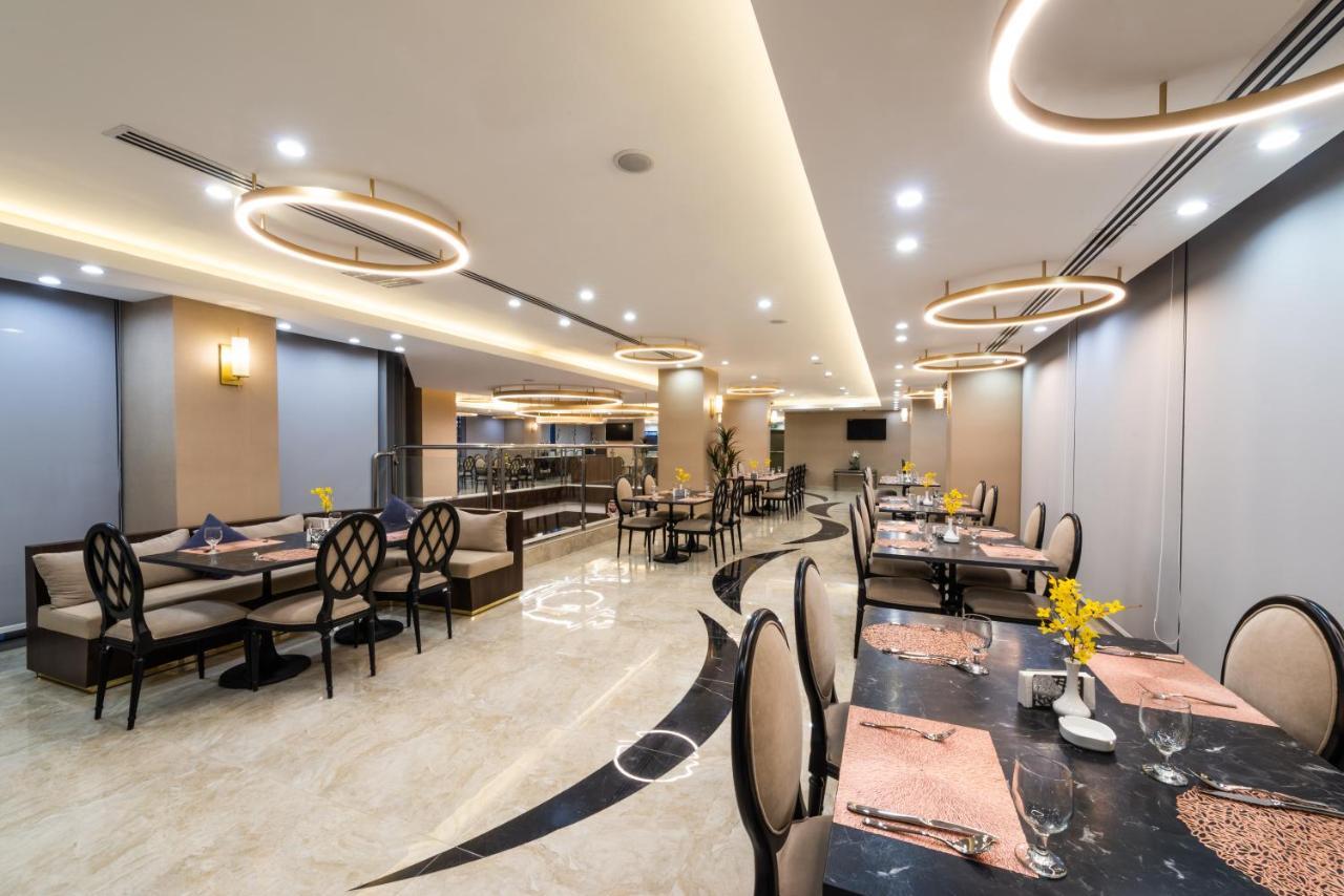Warwick Riyadh Al Wezarat Экстерьер фото